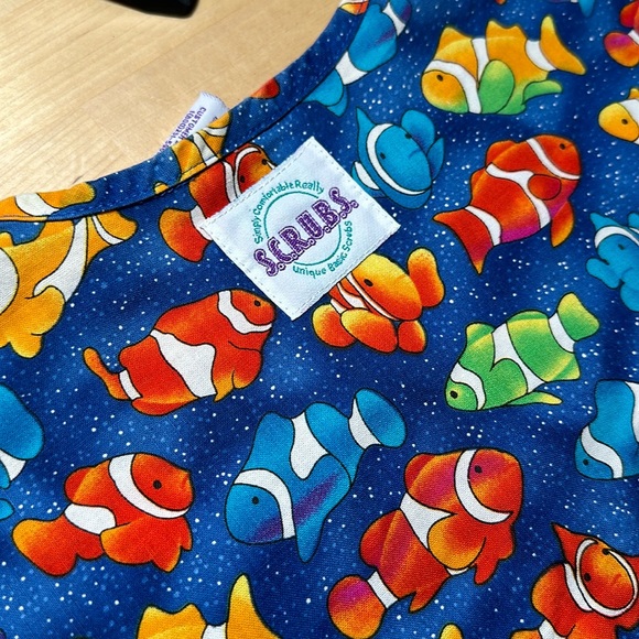 S.C.R.U.B.S. Clown Fish Patterned Scrub Top - Picture 4 of 6